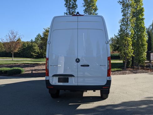 New 2024 Mercedes-Benz Sprinter 2500 w/ Acoustic Package image 5