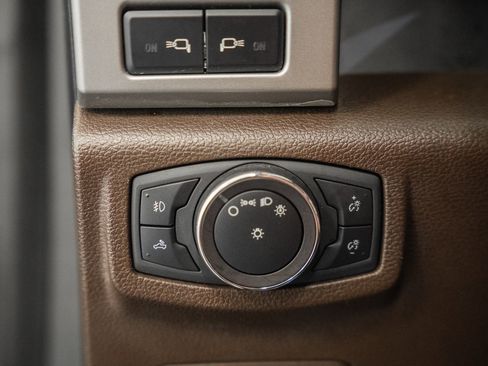 Used 2019 Ford F150 King Ranch w/ Equipment Group 601A Luxury image 55