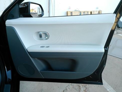 Used 2023 Hyundai Ioniq 5 SE image 18