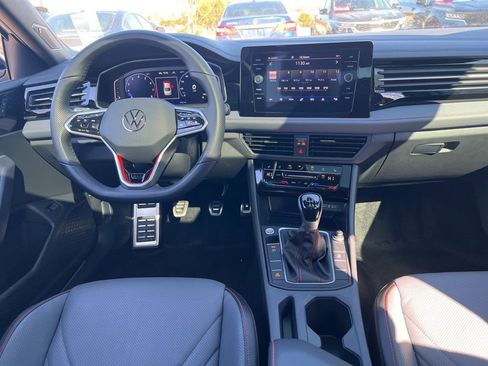 Used 2025 Volkswagen Jetta GLI Autobahn image 17