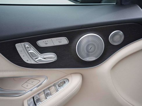 Used 2019 Mercedes-Benz C 300 Cabriolet image 10