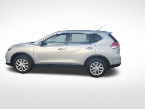 Used 2015 Nissan Rogue S image 11