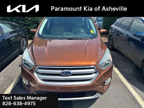 Used 2017 Ford Escape SE w/ Equipment Group 201A AWD/4WD image 2