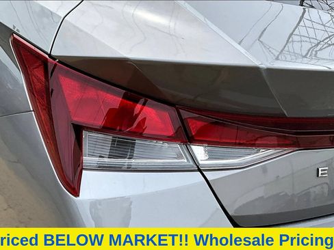Used 2022 Hyundai Elantra SEL w/ Cargo Package FWD image 25