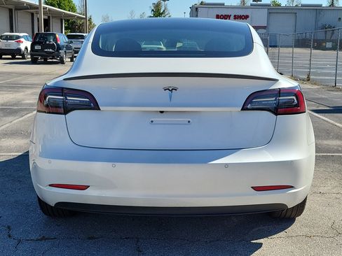 Used 2021 Tesla Model 3 Standard Range Plus image 5