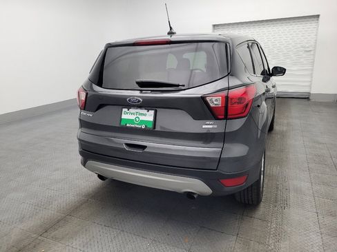 Used 2019 Ford Escape SE image 7