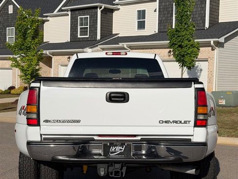 Used 2005 Chevrolet Silverado 3500 LT w/ Heavy-Duty Power Package AWD/4WD image 7