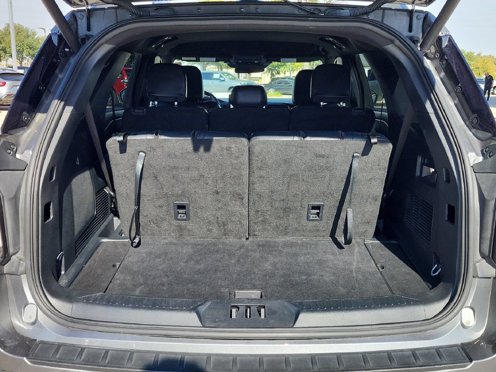 Used 2025 Ford Explorer ST-Line w/ ST-Line Street Pack AWD/4WD image 23