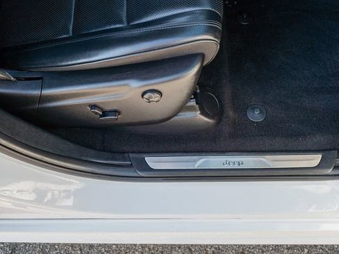 Used 2020 Jeep Grand Cherokee High Altitude image 46