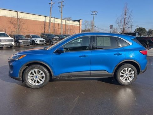 Used 2020 Ford Escape SE image 8