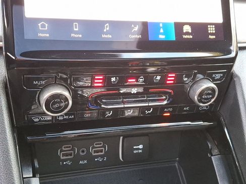 Used 2023 Jeep Grand Cherokee Overland w/ Luxury Tech Group IV image 16