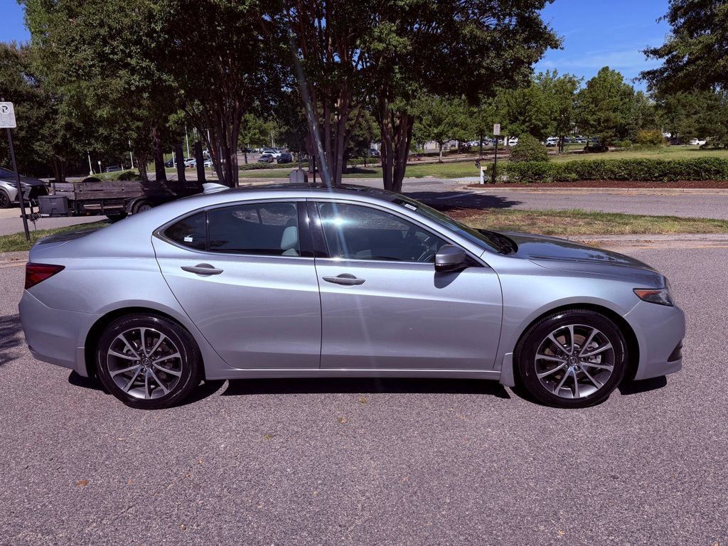 Used 2017 Acura TLX w/ Technology Package FWD image 13