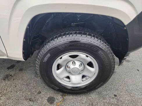 Used 2021 Toyota Tacoma SR5 image 10