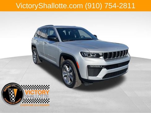 New 2026 Jeep Grand Cherokee Limited RWD image 1