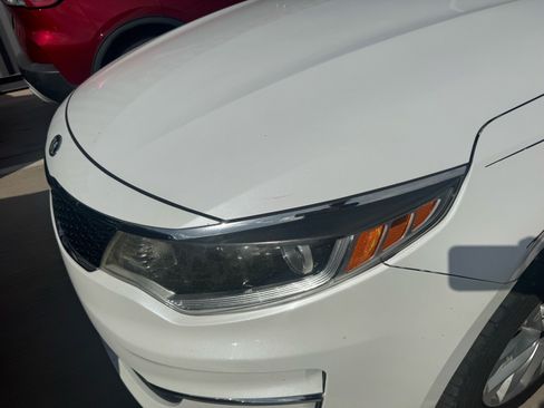 Used 2016 Kia Optima LX w/ Option Group 014 FWD image 6