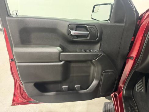 Used 2020 Chevrolet Silverado 1500 Custom w/ Custom Convenience Package AWD/4WD image 16