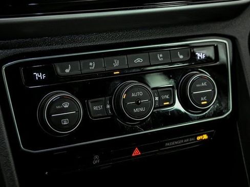 Used 2022 Volkswagen Atlas SEL Premium image 21