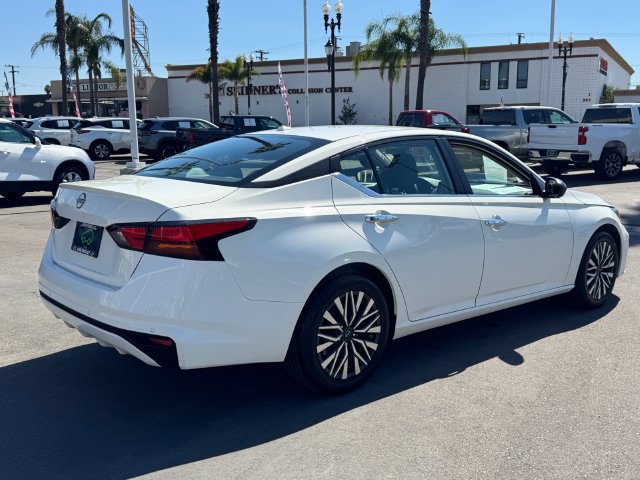 Used 2025 Nissan Altima 2.5 SV FWD image 4
