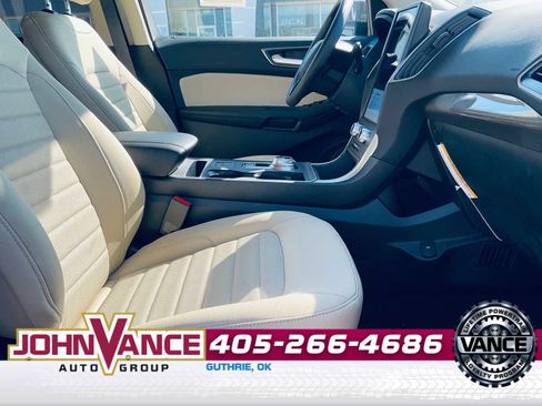 Used 2024 Ford Edge SE w/ Black Appearance Package image 13