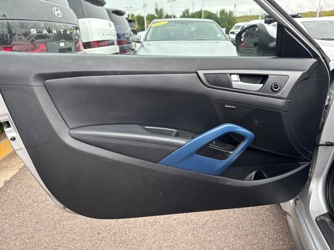 Used 2014 Hyundai Veloster Turbo image 17