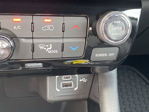 Used 2026 Jeep Compass Latitude AWD/4WD image 14