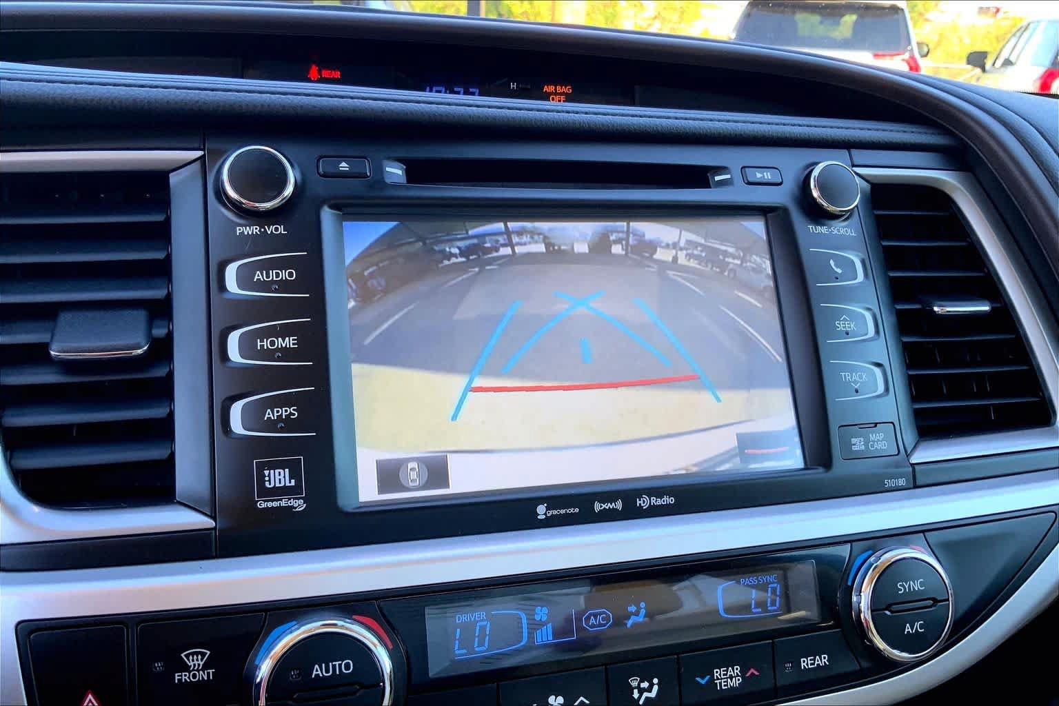 Used 2018 Toyota Highlander Limited Platinum AWD/4WD image 25