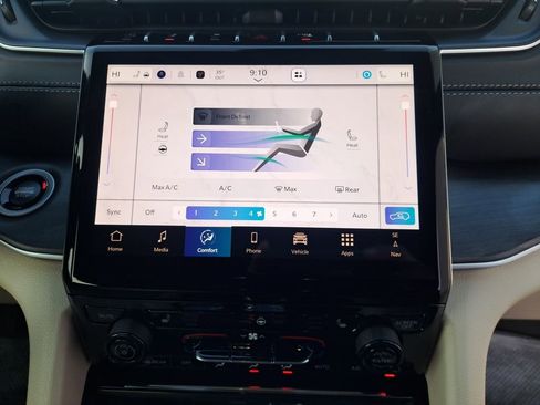 New 2025 Jeep Grand Cherokee Limited image 4