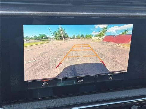 Used 2022 GMC Sierra 1500 AT4 w/ AT4 Preferred Package AWD/4WD image 13