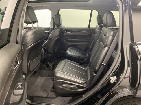 Used 2023 Jeep Grand Cherokee L Limited w/ Black Appearance Package AWD/4WD image 22