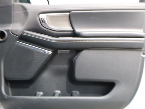 Used 2025 Ford Expedition Platinum AWD/4WD image 23