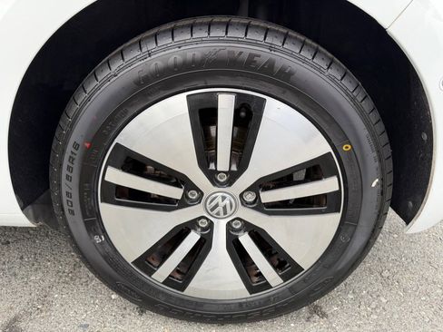 Used 2019 Volkswagen e-Golf SEL Premium image 52