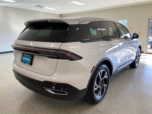 Used 2024 Lincoln Nautilus Premier w/ Equipment Group 102A image 7