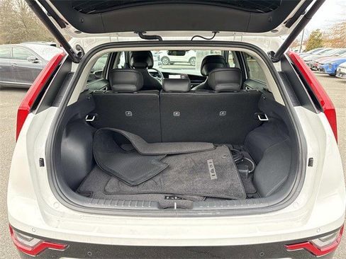 Certified 2025 Kia Niro SX Touring image 12