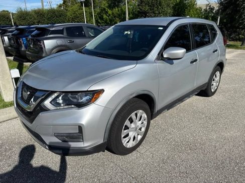 Used 2019 Nissan Rogue S FWD image 1