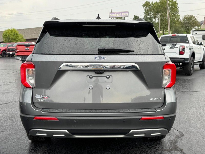 Used 2024 Ford Explorer XLT w/ Equipment Group 202A AWD/4WD image 4