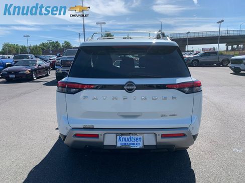 Used 2023 Nissan Pathfinder SL w/ Cargo Package AWD/4WD image 6