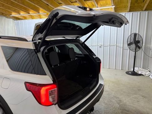 Used 2023 Ford Explorer XLT w/ Equipment Group 202A image 10