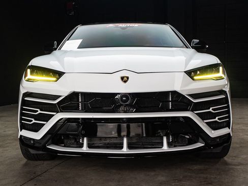 Used 2022 Lamborghini Urus AWD/4WD image 4