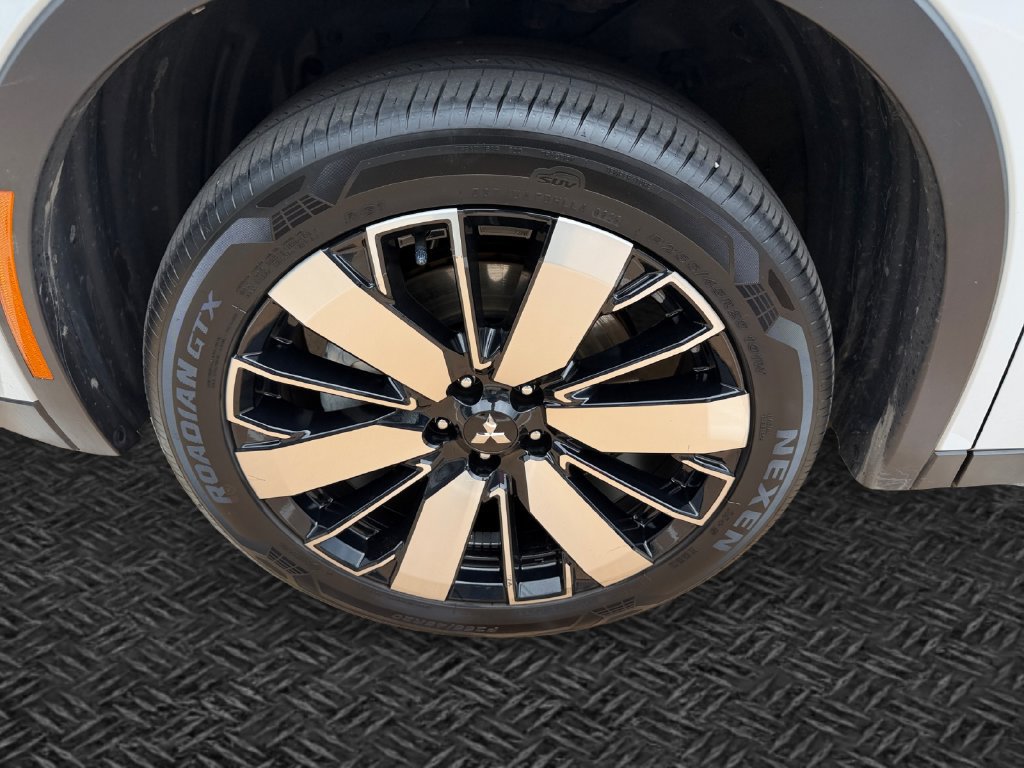 Used 2025 Mitsubishi Outlander SE AWD/4WD image 11