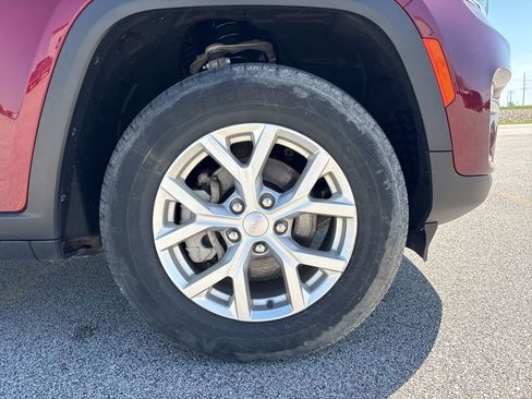 Used 2023 Jeep Grand Cherokee Limited AWD/4WD image 14