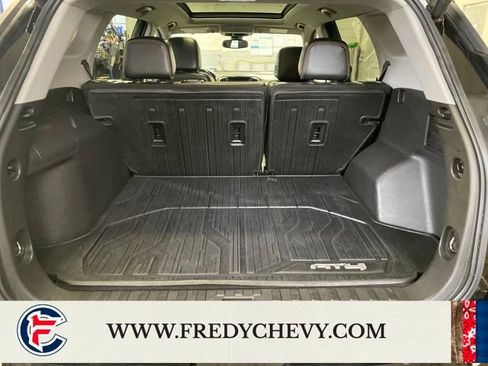 Used 2022 GMC Terrain AT4 w/ Tech Package image 33