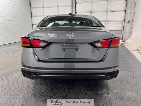 Used 2025 Nissan Altima 2.5 SV FWD image 8