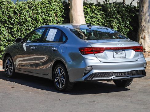 Used 2023 Kia Forte LXS FWD image 7