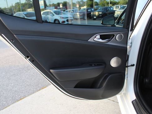 Used 2018 Kia Stinger GT2 RWD image 19