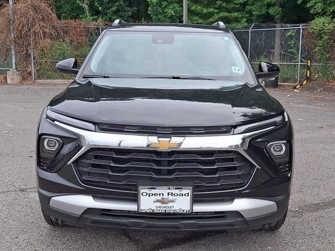 Used 2026 Chevrolet TrailBlazer LT w/ LT Cold Weather Package AWD/4WD image 2