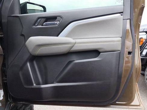 Used 2024 Chevrolet Colorado ZR2 w/ Safety Package AWD/4WD image 34