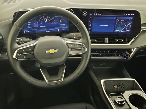 New 2026 Chevrolet Equinox LT w/ Convenience Package II FWD image 30