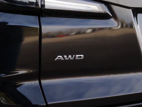 Certified 2024 Cadillac XT4 Sport image 40