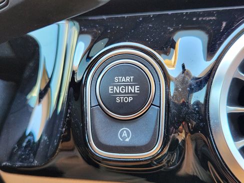 Certified 2022 Mercedes-Benz GLA 250 image 23