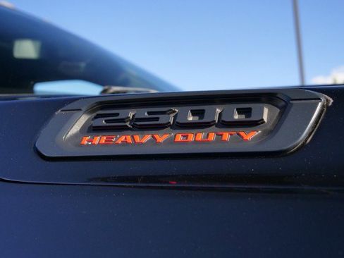 Used 2019 RAM 2500 Laramie w/ Black Appearance Package image 9